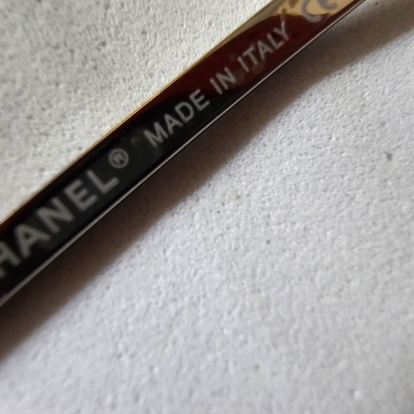 CHANEL SUN GLASSES USED - Picture 6 of 7